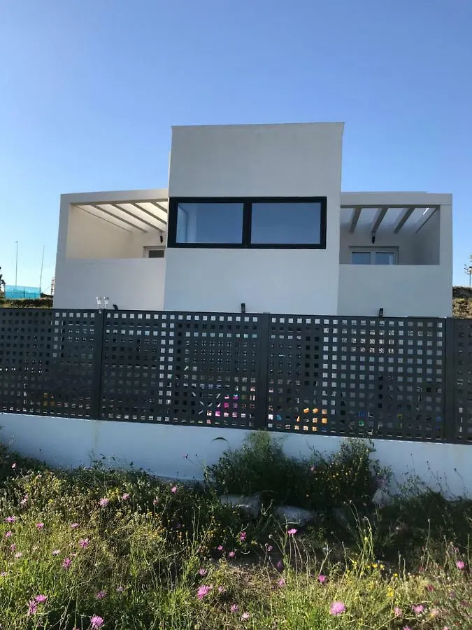 villa moderna con piscina privada, jardín y vista al Mar Torre Del Mar
